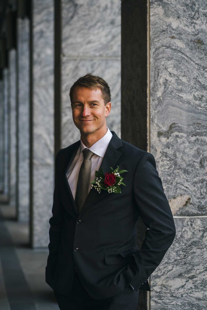 Porträtt av brudgum.