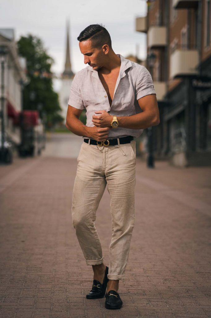 Ung man i stiliga kläder